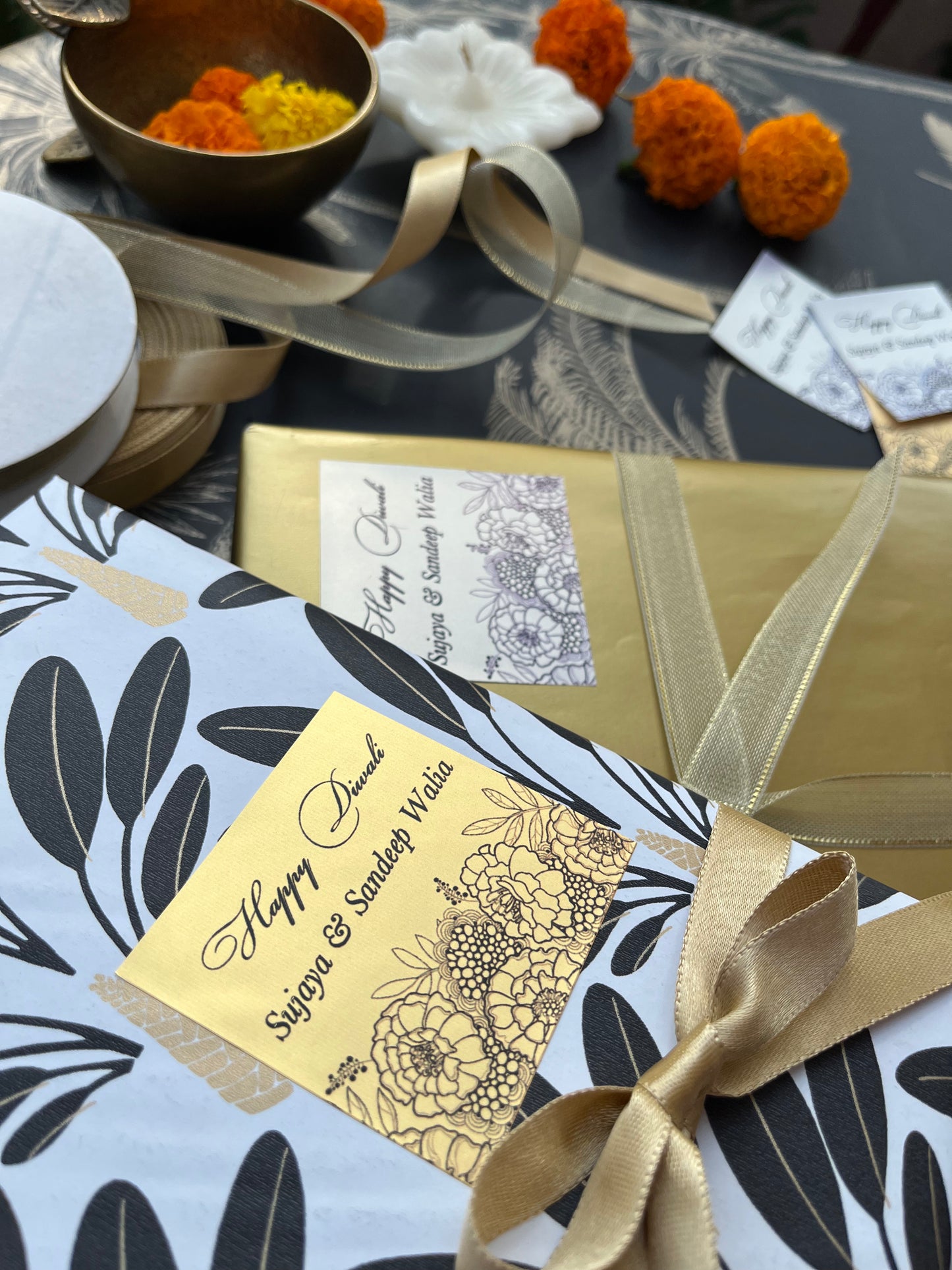 gift label in gold and silver with flowers